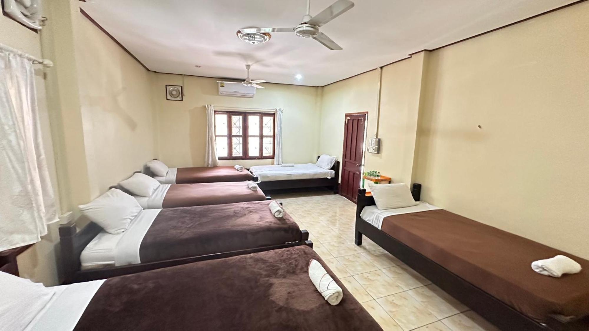 Pakbeng Guesthouse Buitenkant foto